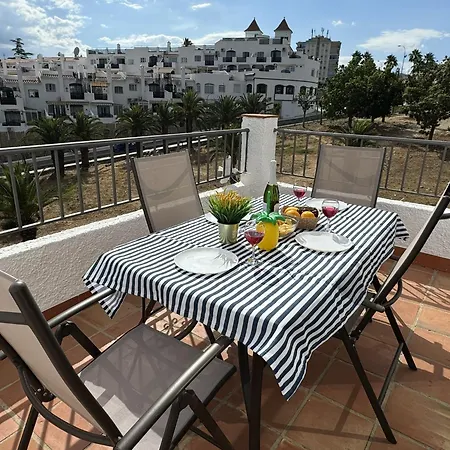 Villa Paradise - Margot *